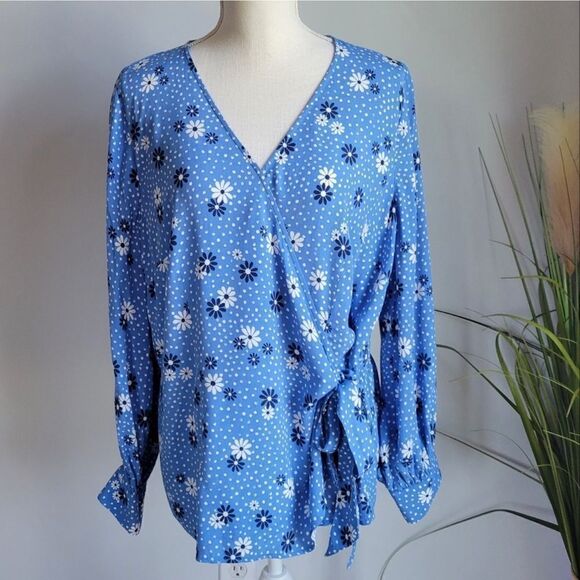 Talbots Petites Blue Flora Wrap Blouse Poet Sleeve V-Neck Flowers & Dots Size LP - Picture 12 of 16